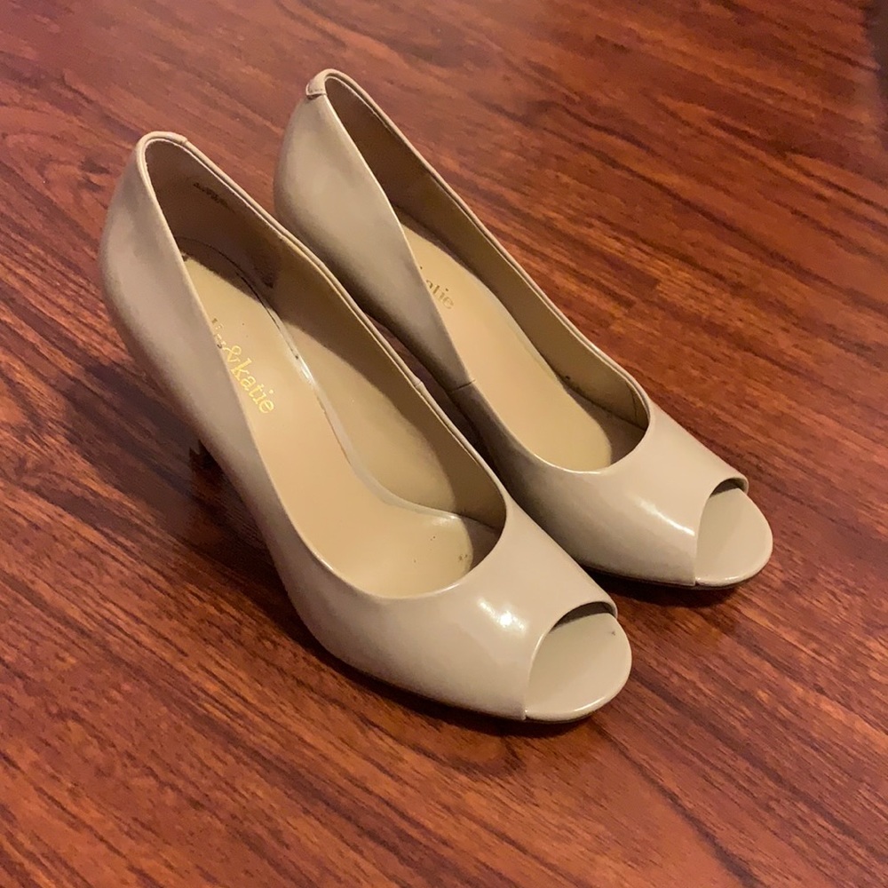 Kelly and Katie peep toe heels size 8
